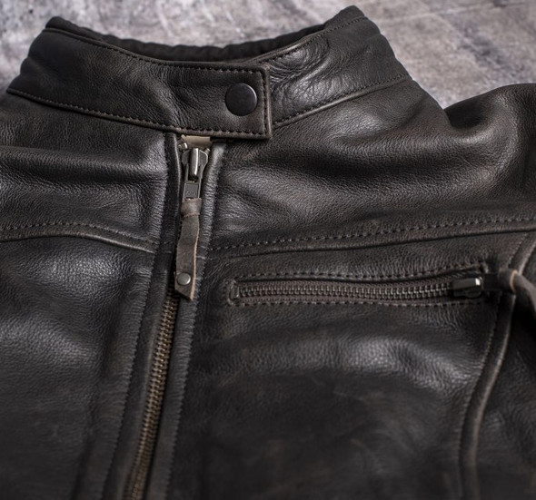 Black Collar Detail